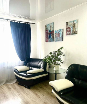 Продам трехкомнатную (3-комн.) квартиру, Л.Иванихиной ул, 1, Калининград г