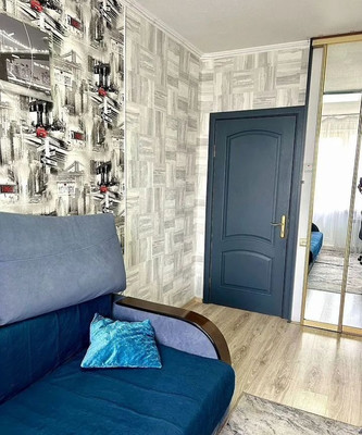 Продам трехкомнатную (3-комн.) квартиру, Л.Иванихиной ул, 1, Калининград г