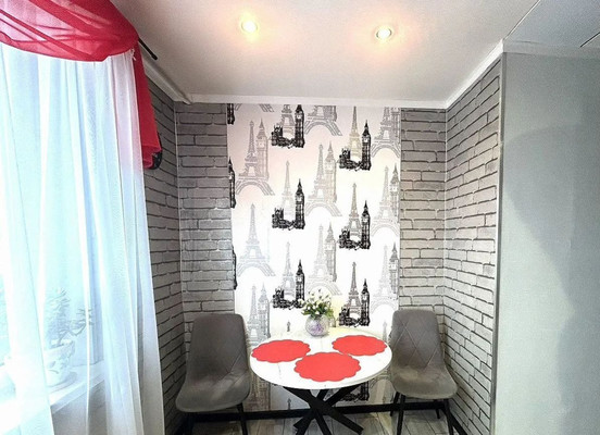 Продам трехкомнатную (3-комн.) квартиру, Л.Иванихиной ул, 1, Калининград г