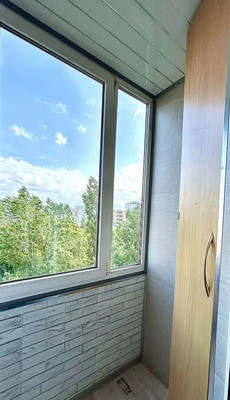 Продам трехкомнатную (3-комн.) квартиру, Л.Иванихиной ул, 1, Калининград г