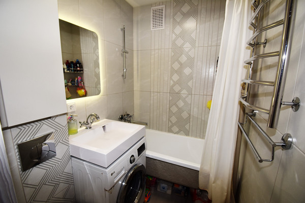 Продам трехкомнатную (3-комн.) квартиру, Надежды Сусловой ул, 11к2, Нижний Новгород г