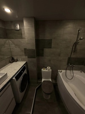 Продам трехкомнатную (3-комн.) квартиру, Большая Московская ул, 110/2, Великий Новгород г