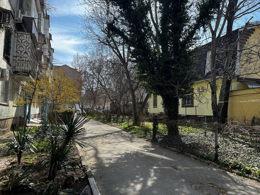 Продам однокомнатную (1-комн.) квартиру, Тургенева ул, 17, Симферополь г