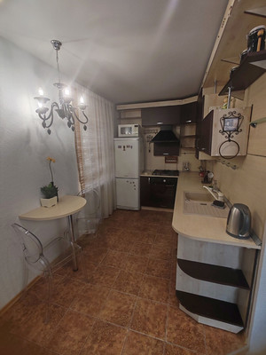 Сдам трехкомнатную (3-комн.) квартиру, Предтеченская ул, 16к5, Великий Новгород г