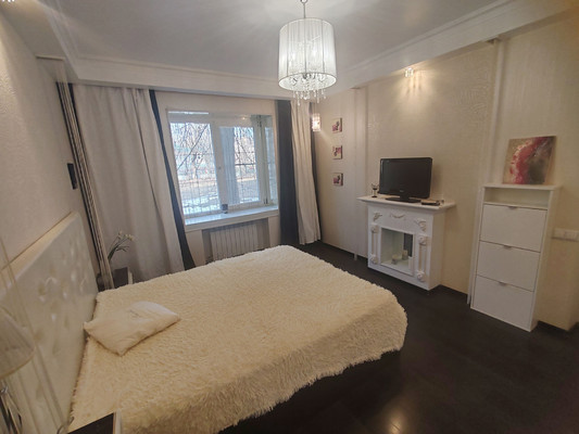 Сдам трехкомнатную (3-комн.) квартиру, Предтеченская ул, 16к5, Великий Новгород г