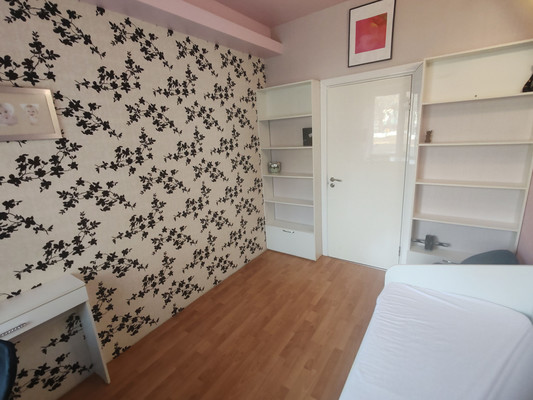 Сдам трехкомнатную (3-комн.) квартиру, Предтеченская ул, 16к5, Великий Новгород г