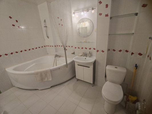 Сдам трехкомнатную (3-комн.) квартиру, Предтеченская ул, 16к5, Великий Новгород г