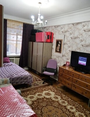 Продам комнату в 3-комн. квартире, Толбухина ул, 7к1, Москва г