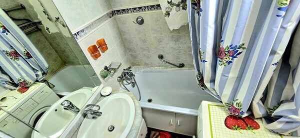 Продам трехкомнатную (3-комн.) квартиру, Вешняковская ул, 5к4, Москва г