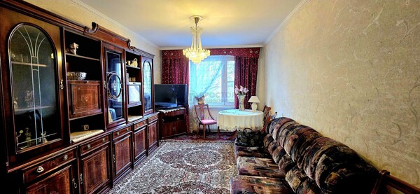 Продам трехкомнатную (3-комн.) квартиру, Вешняковская ул, 5к4, Москва г