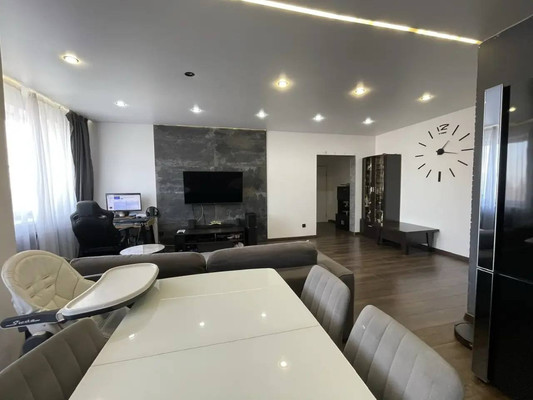 Продам двухкомнатную (2-комн.) квартиру, Бородинская ул, 152, Краснодар г