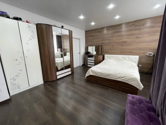 Продам двухкомнатную (2-комн.) квартиру, Бородинская ул, 152, Краснодар г