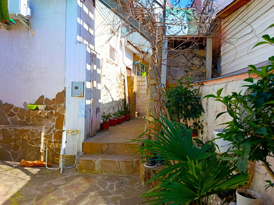 Продам однокомнатную (1-комн.) квартиру, Калинина пер, 7, Алупка г