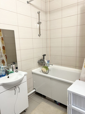 Продам однокомнатную (1-комн.) квартиру, Шукшина ул, 19, Воронеж г