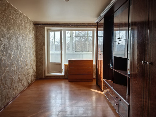 Продам трехкомнатную (3-комн.) квартиру, Спортивная ул, 3, Дубовая Роща п