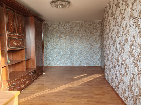 Продам трехкомнатную (3-комн.) квартиру, Спортивная ул, 3, Дубовая Роща п