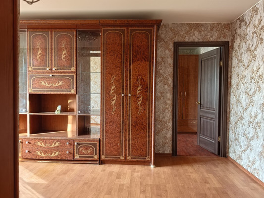 Продам трехкомнатную (3-комн.) квартиру, Спортивная ул, 3, Дубовая Роща п