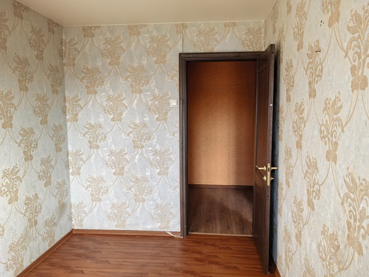 Продам трехкомнатную (3-комн.) квартиру, Спортивная ул, 3, Дубовая Роща п