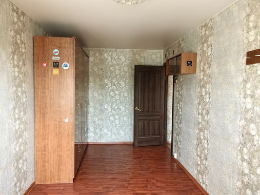 Продам трехкомнатную (3-комн.) квартиру, Спортивная ул, 3, Дубовая Роща п