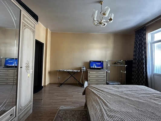 Продам трехкомнатную (3-комн.) квартиру, Ямская ул, 10, Ханты-Мансийск г