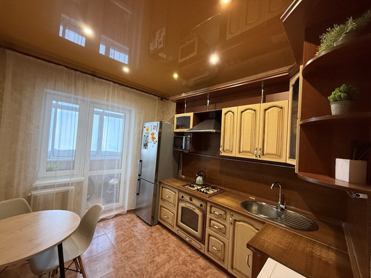 Продам двухкомнатную (2-комн.) квартиру, Свободы ул, 61, Ханты-Мансийск г