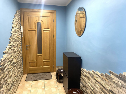 Продам трехкомнатную (3-комн.) квартиру, Парижской Коммуны ул, 44, Красноярск г