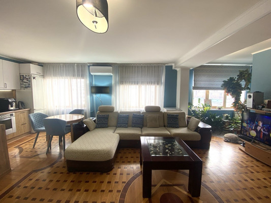 Продам трехкомнатную (3-комн.) квартиру, Парижской Коммуны ул, 44, Красноярск г