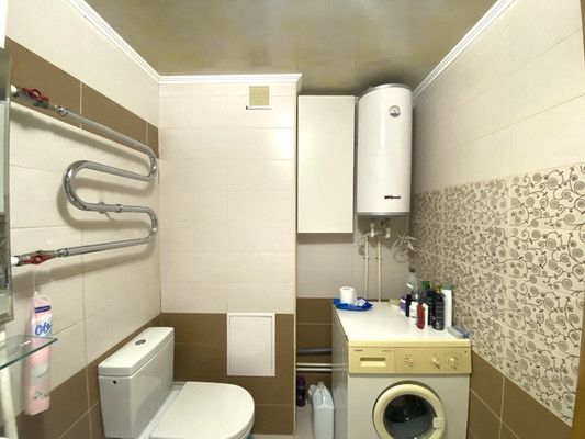 Продам трехкомнатную (3-комн.) квартиру, Парижской Коммуны ул, 44, Красноярск г