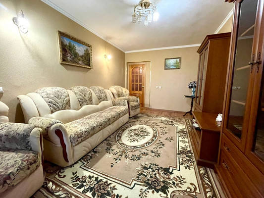 Продам трехкомнатную (3-комн.) квартиру, 5-я Линия ул, 21, Армавир г