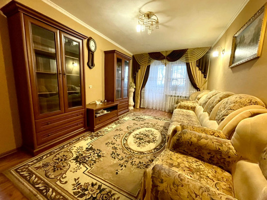 Продам трехкомнатную (3-комн.) квартиру, 5-я Линия ул, 21, Армавир г