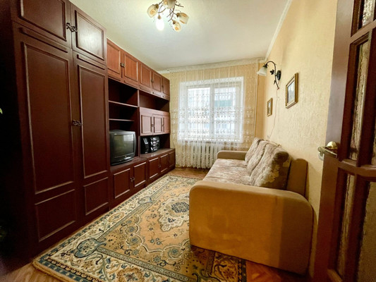 Продам трехкомнатную (3-комн.) квартиру, 5-я Линия ул, 21, Армавир г