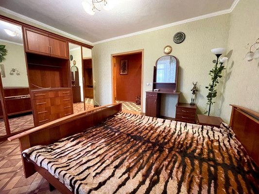 Продам трехкомнатную (3-комн.) квартиру, 5-я Линия ул, 21, Армавир г