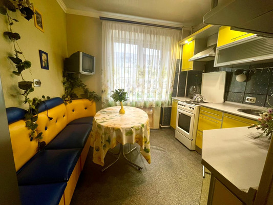 Продам трехкомнатную (3-комн.) квартиру, 5-я Линия ул, 21, Армавир г