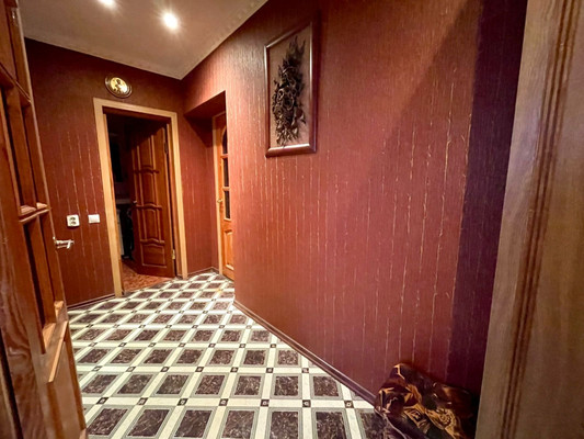 Продам трехкомнатную (3-комн.) квартиру, 5-я Линия ул, 21, Армавир г