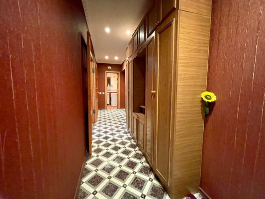 Продам трехкомнатную (3-комн.) квартиру, 5-я Линия ул, 21, Армавир г