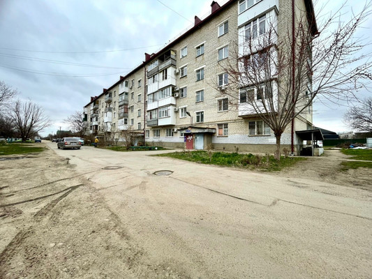 Продам трехкомнатную (3-комн.) квартиру, 5-я Линия ул, 21, Армавир г