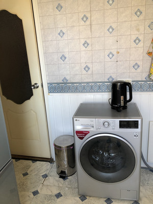 Продам двухкомнатную (2-комн.) квартиру, Адмирала Лазарева ул, 40, Москва г