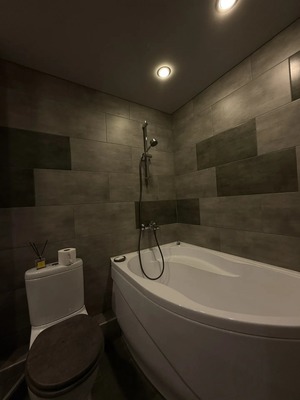 Продам трехкомнатную (3-комн.) квартиру, Большая Московская ул, 110/2, Великий Новгород г