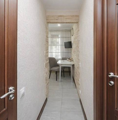 Продам трехкомнатную (3-комн.) квартиру, Комбинатская ул, 38, Тюмень г