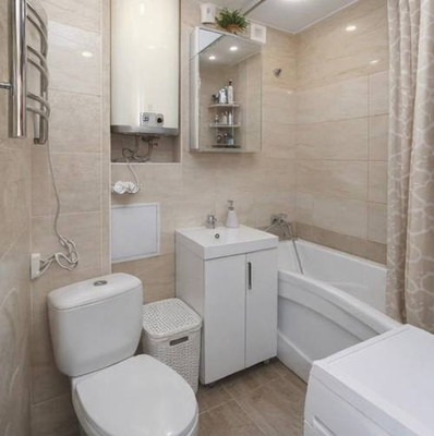 Продам трехкомнатную (3-комн.) квартиру, Комбинатская ул, 38, Тюмень г