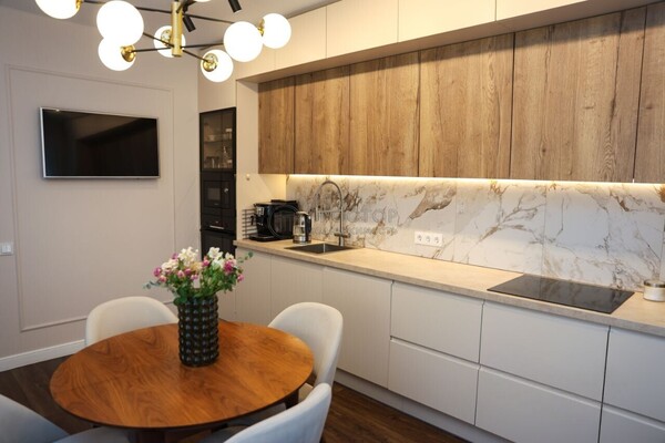 Продам двухкомнатную (2-комн.) квартиру, 1905 года ул, 1, Москва г