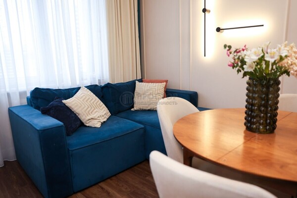 Продам двухкомнатную (2-комн.) квартиру, 1905 года ул, 1, Москва г