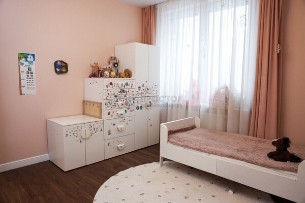 Продам двухкомнатную (2-комн.) квартиру, 1905 года ул, 1, Москва г