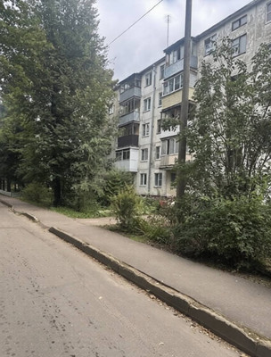 Продам трехкомнатную (3-комн.) квартиру, 19, Калининец рп