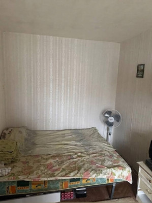 Продам трехкомнатную (3-комн.) квартиру, 19, Калининец рп