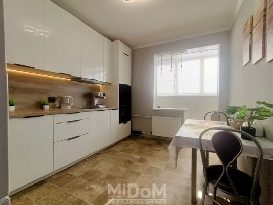 Сдам однокомнатную (1-комн.) квартиру, Ленинградская ул, 1к2 стр 1, Парголово п