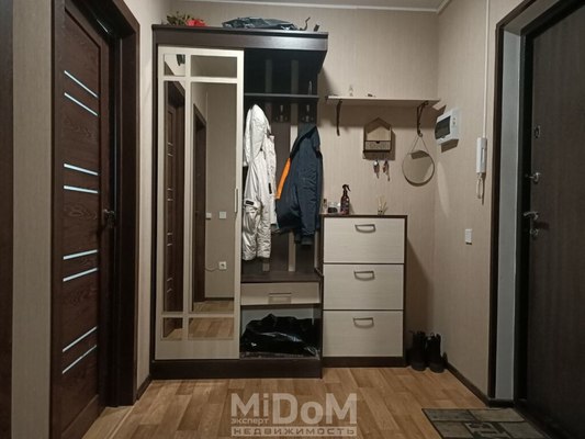 Сдам однокомнатную (1-комн.) квартиру, Ленинградская ул, 1к2 стр 1, Парголово п