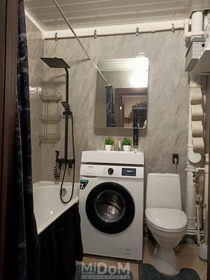 Сдам однокомнатную (1-комн.) квартиру, Ленинградская ул, 1к2 стр 1, Парголово п