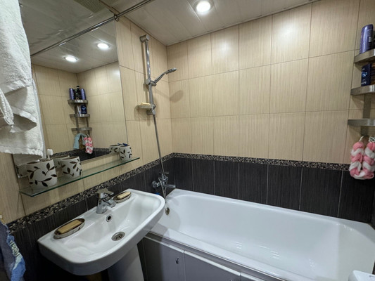 Продам двухкомнатную (2-комн.) квартиру, Московская (Львовский мкр.) ул, 1Б, Подольск г