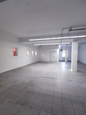 Сдам торговое помещение 169 м2, Фатыха Амирхана ул, 33, Казань г